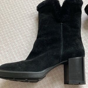 Aquatalia Boots - New Condition Black Suede w/Shearling - Made in Italy